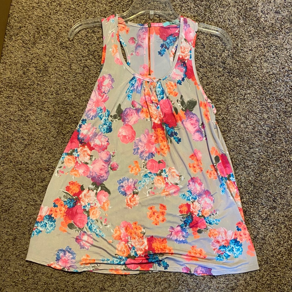 Floral boutique tank🌸